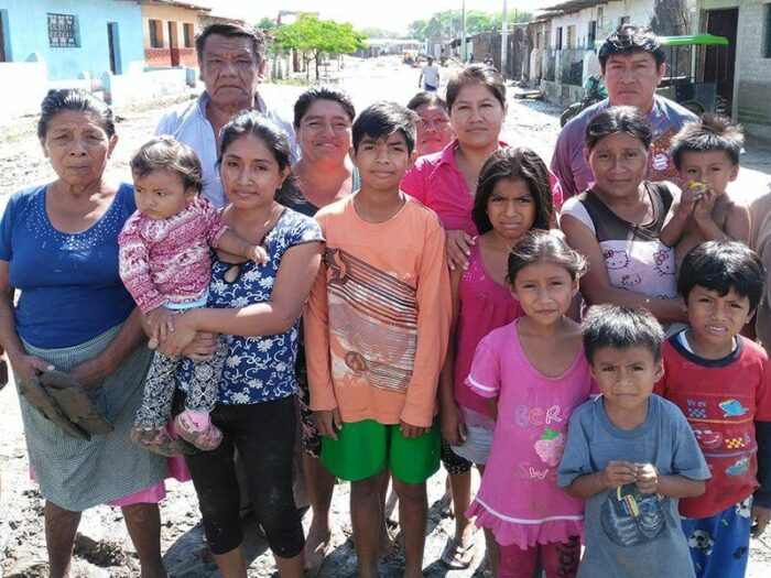 Von Überschwemmungen in Peru betroffene Familien