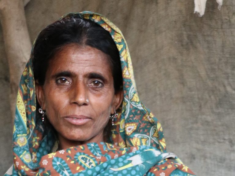 Woman wearing a green headscarf